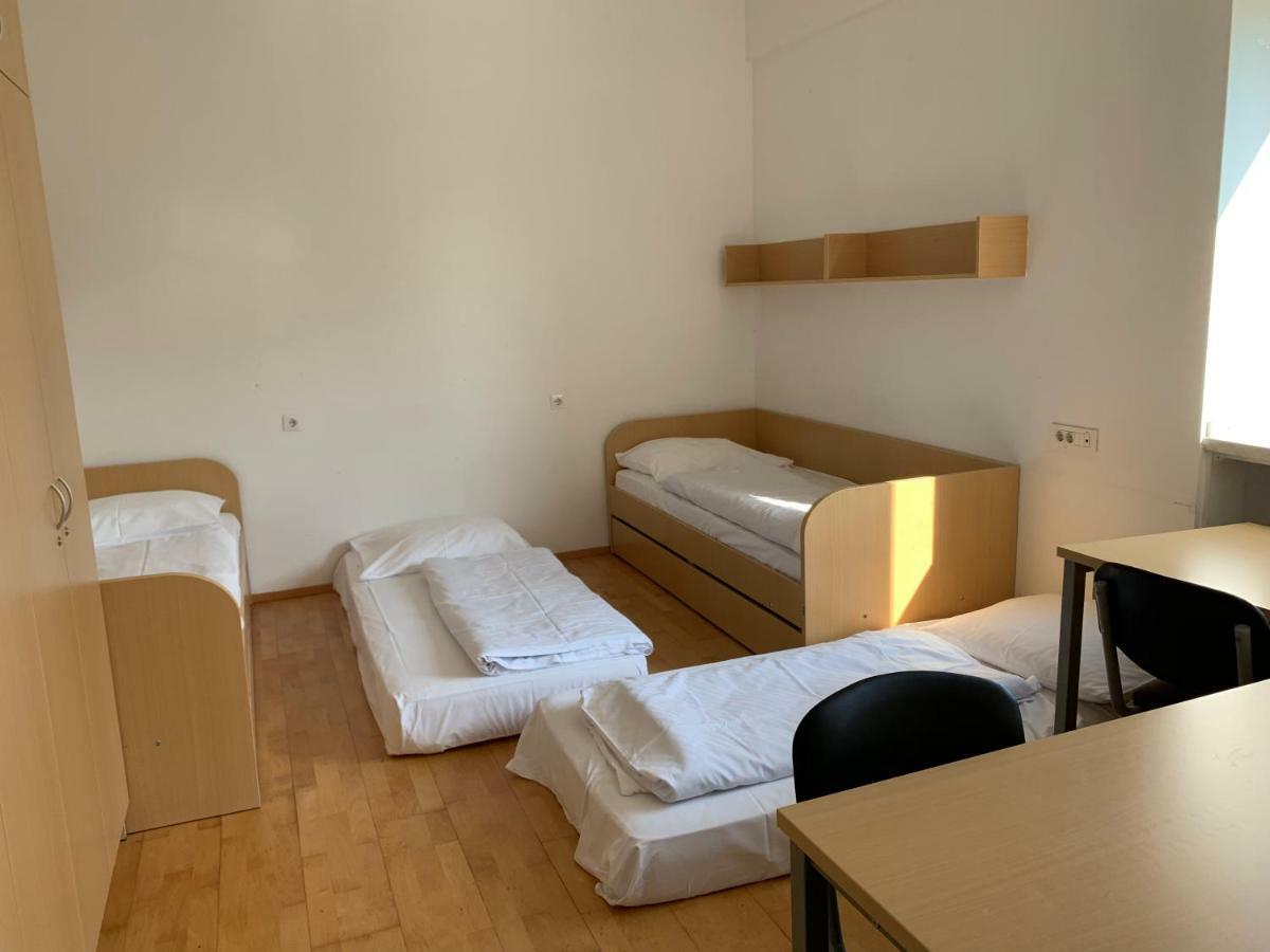 Hostel Rozna Dolina Любляна Номер фото